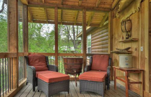 Bear Naked Hideaway - Relax in the hot tub with sounds from the nearby creek - Foto 31