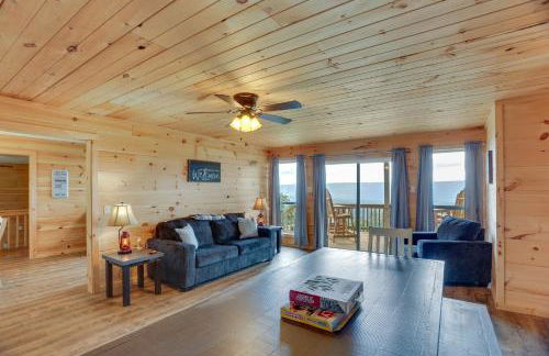 Mtn-View Gem Flat Rock Retreat with Deck and Grill! - Foto 4