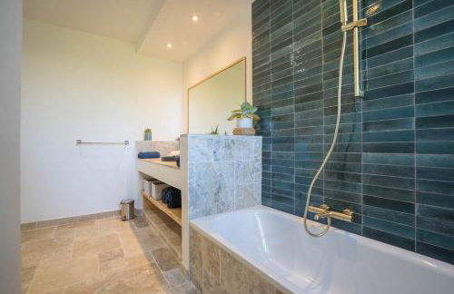 VILLA L'ESTEREL AVEC PISCINE VUE MER -MANDELIEU 06210- 6 Pers - Foto 19