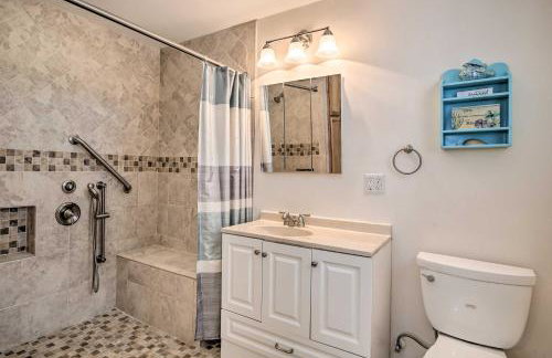 Riverfront Family Home Yard, Orchard, Dock! - Foto 14