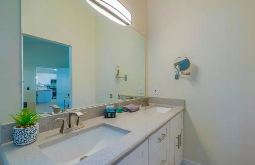 New Resort Style Oasis ~ LED Pool & Game Room - Foto 14