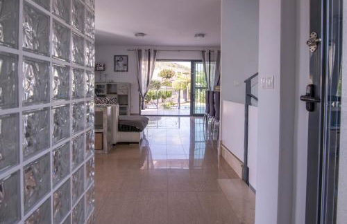 Villa moderna con piscina - Photo 13