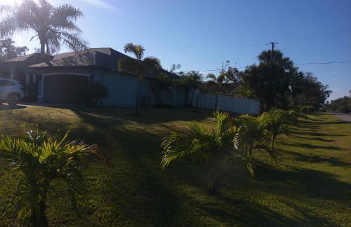 Port Charlotte Palms-Pet friendly, Heated Private Pool and Mini Orchard - Foto 55