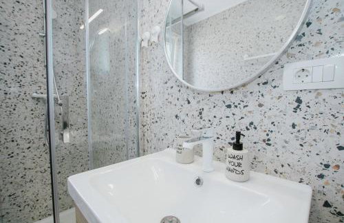 EVA's Apartment - Photo 34