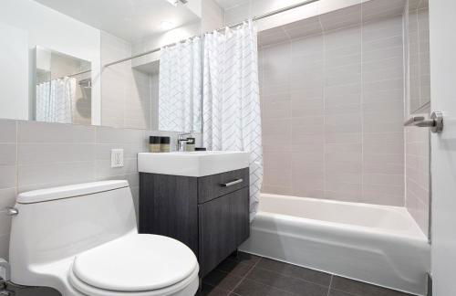 Central Chelsea 1BR w Gym Doorman NYC-20 - Foto 8