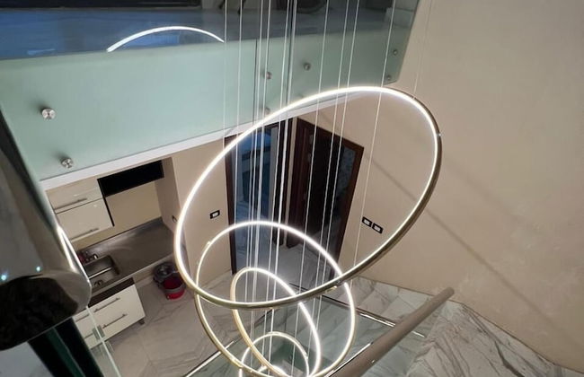 Villa In Beverly Hills With Garden - Photo 15