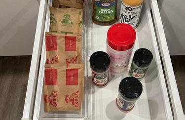 Adorable new studio with free parking and WiFi - Foto 21