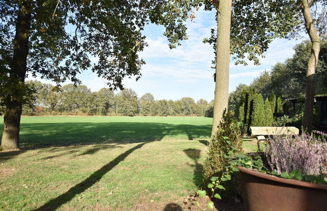 Alluring Holiday Home in Reutum-Weerselo with Hot Tub - Foto 39