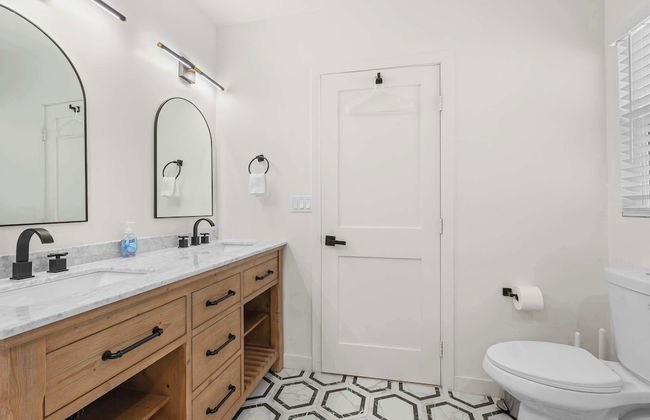 Not Affected by the Fire/spacious Modern Retreat w Luxury Amenities & Style - Foto 38