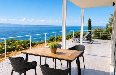 Thalasson Beach House - Photo 2
