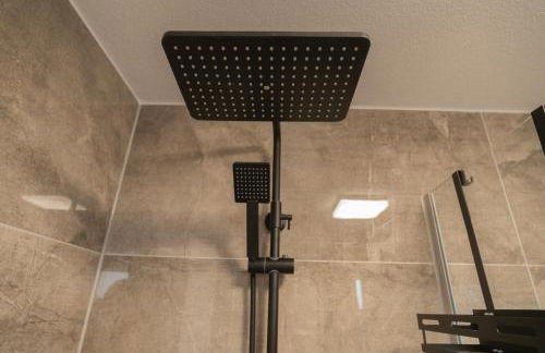 FEEL GOOD HOMES Ruhig-Klimaanlage-WLAN-Regendusche - Foto 24