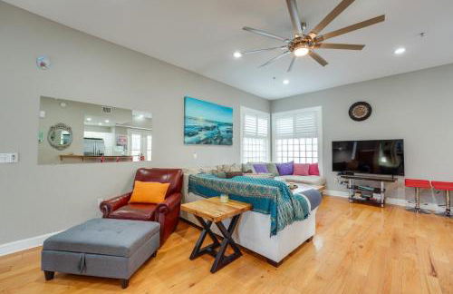 Coastal Sea Side Townhome - Walk to Beach! - Foto 12