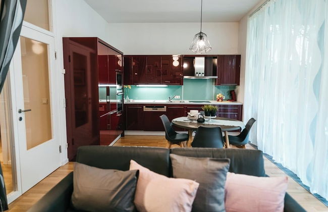 YoHome - Luxury Downtown Apartment - Photo 31