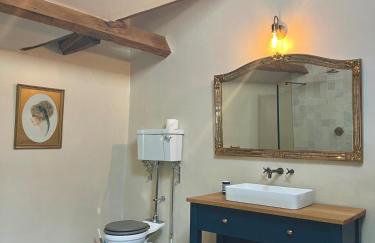 Sherlock Holmes Historic House - Photo 11