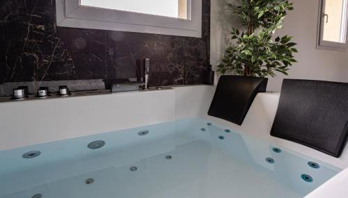 Evasion romantique avec jacuzzi - Foto 3