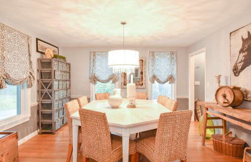 Spacious w Basketball Court & Playground - Foto 12