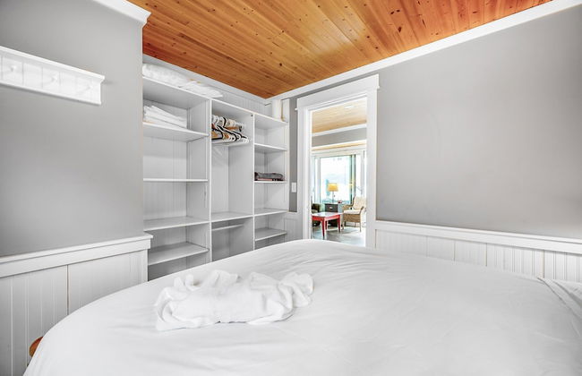 Lakeside Serenity Retreat 10 - Photo 1