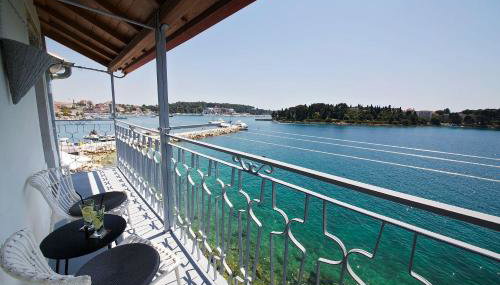 Atemberaubendes Apartment in Rovinj mit einzigartigem Panorama direkt am Meer - Foto 3
