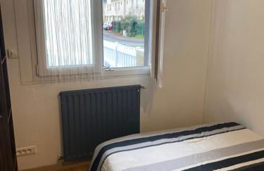 Nancy, Magnifique studio totalement climatisé, meublé, salle de bains et wc séparés, parking privé, cuisine équipée, WIFI - Foto 19