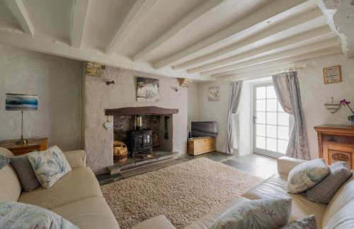 Putsborough Manor 3 Self Catering Cottages with Beach a short walk, dog friendly all year, On site Tennis, Play Area, Paddock, Spa baths, BBQ, Private Gardens, Superfast WIFI - Photo 55