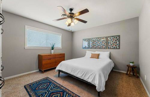 Pet-Friendly Aggie Village - Fire Pit Games and walk to Texas AnM - Foto 6