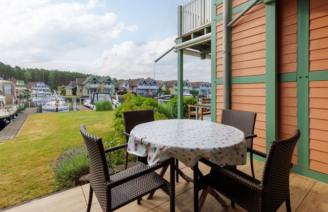 Cozy Holiday Home with Wood Burning Stove near Water - Foto 11