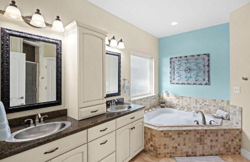 New Listing - Promo Price Waterfront Huge Yard - Foto 28