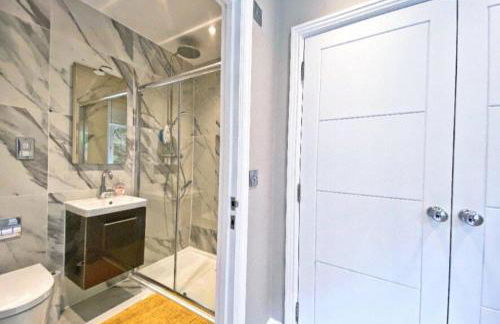 Foreman Manor Near London & Guildford 3 Bed 3 Bath - Foto 16