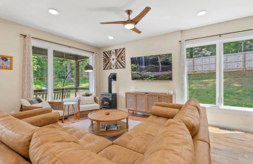 Near Asheville Hot Tub Fire Pit BBQ Sleeps 10 - Foto 10