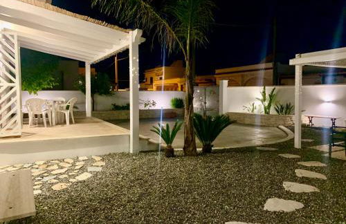 Salento Villa Cice, AC - WiFi - BBQ - attrezzatura da spiaggia - parcheggio privato sorvegliato, Due unità abitative indipendenti e giardino a due passi dal mare - Torre Ovo - Foto 20