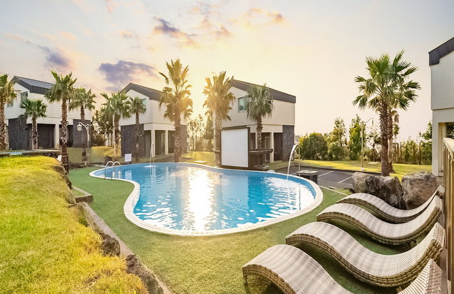 Pool & Villa Sorang - Foto 1