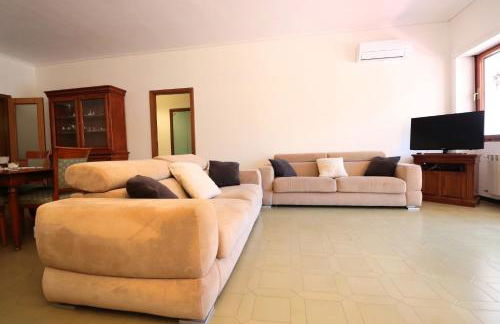 La Terrazza Parco Lauro Apartment - Photo 14