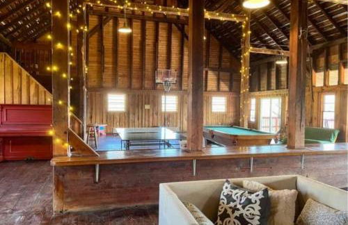 The Barn at Evermore: riverfront retreat w/hot tub - Foto 25
