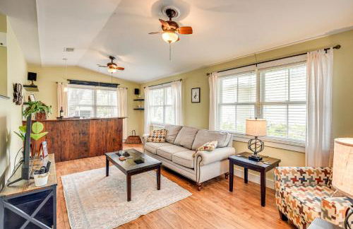 1 Block to Crescent Lake Charming Home with Porch! - Foto 4