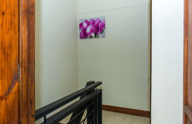 Kinsgton Modern Duplex Apartment with Pool - Foto 17