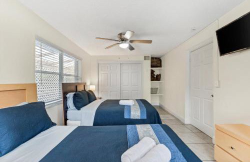 Spacious 5BR Home with Pool, Near Downtown & Beach - Foto 21