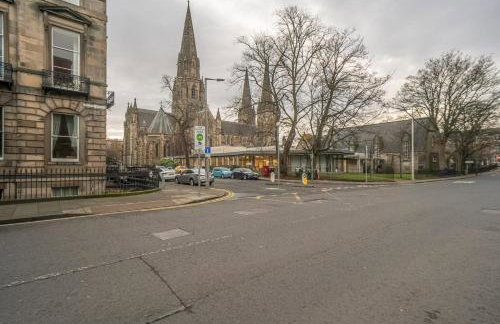 Georgian Elegance with Patio Garden West End - Pass the Keys - Foto 43