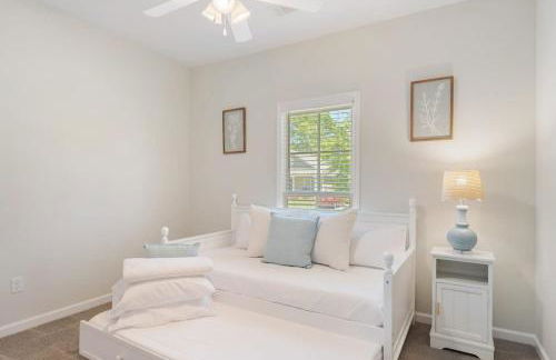 Single Story Fire Pit Updated Close to Downtown - Foto 14