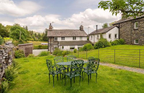 Field Cottage - Photo 18