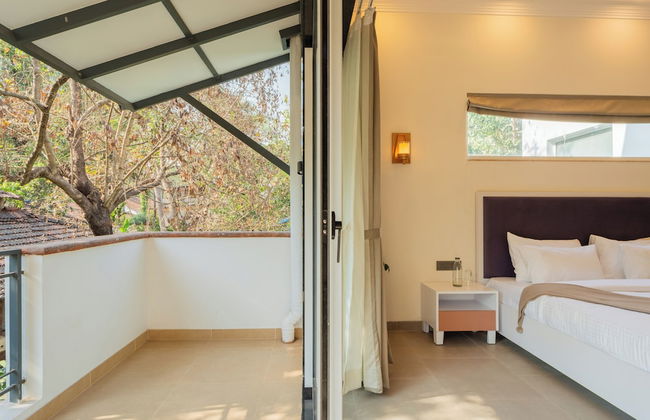 ELIVAAS Laguna Camellia | Luxe 4 BHK Villa Near Popular Beaches with Private Pool - Photo 66