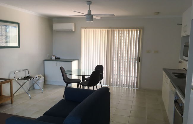 Town Beach Beachcomber Resort - Photo 3