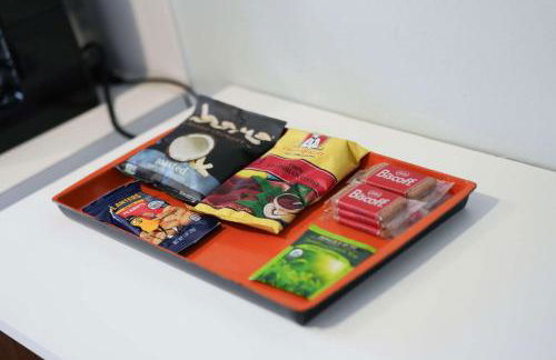 Elegant 1BR in Elizabeth with Covered Porch - Foto 15