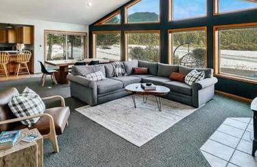 The River House- Riverfront Cabin-hot tub, gazebo! - Photo 9