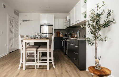 Superior 2 bedroom apartment in Heart of Hollywood - Foto 37