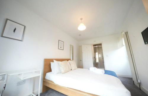 Private Rooms-Private Bathrooms-Near Airport- CABIN CREW paradise - Foto 19