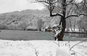 SMARAGD RIVER near Rastoke & Plitvice Lakes - Foto 13