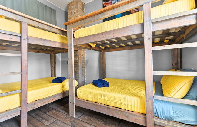 The Waterfront - Waterslide Game Room Sleeps 26 - Foto 48