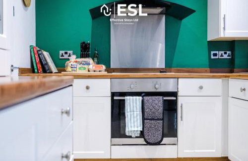 Open Plan - 3 Bedroom House - Garden and Outdoor Seating - Driveway Parking - Short Drive to City Centre - Foto 28