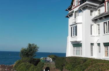 En front de mer, accès direct chemin de randonnée GR34 - Foto 10