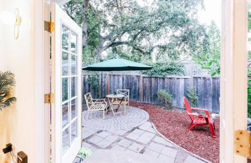 Serene Escape 2BD Private Patio & Firepit near Stanford - Foto 7